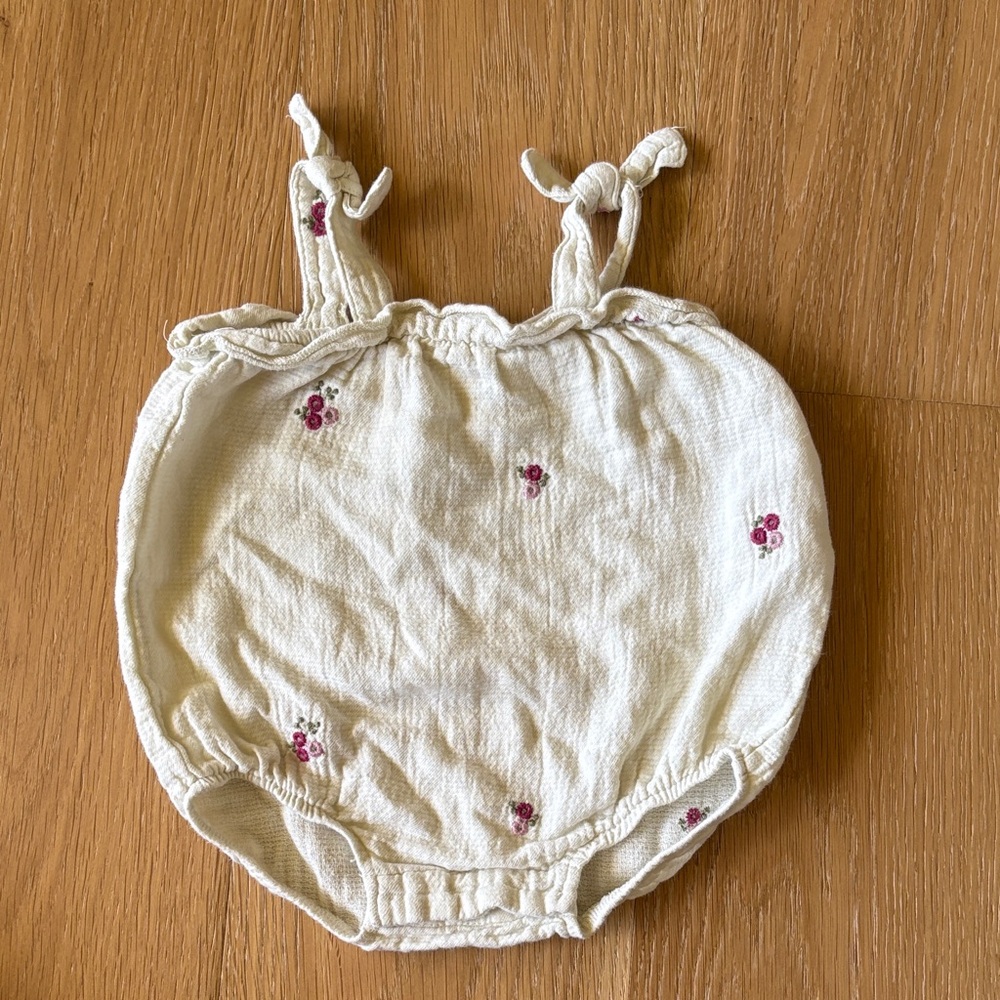 Cotton baby girl embroidered flower onesie by Zara